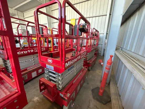 2019 MEC MICRO 19 Scissor Lift