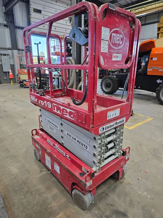2019 MEC MICRO 19 Scissor Lift