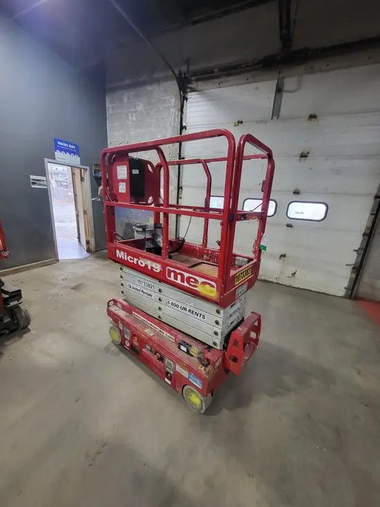 2018 MEC MICRO 19 Scissor Lift