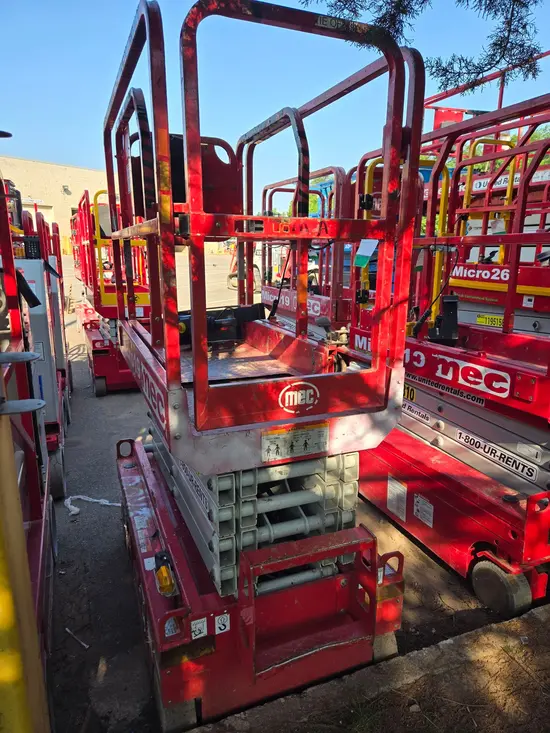 2019 MEC MICRO 19 Scissor Lift