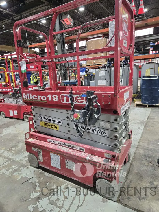 2019 MEC MICRO 19 Scissor Lift