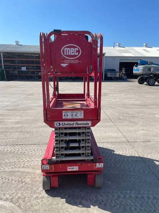 2018 MEC MICRO 19 Scissor Lift