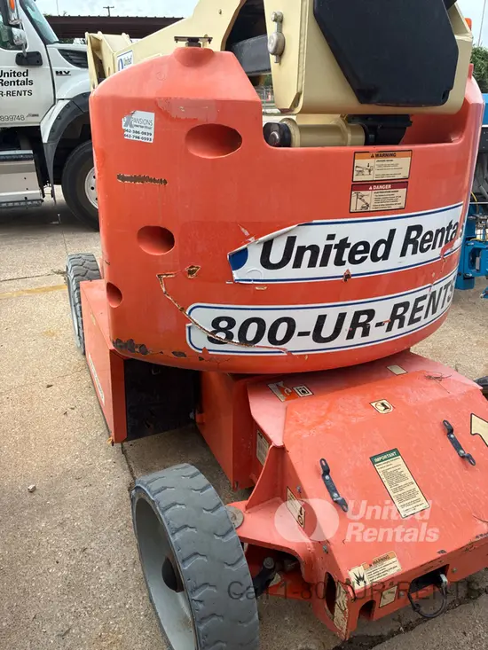 2016 JLG E400AJPN Articulating Boom Lift