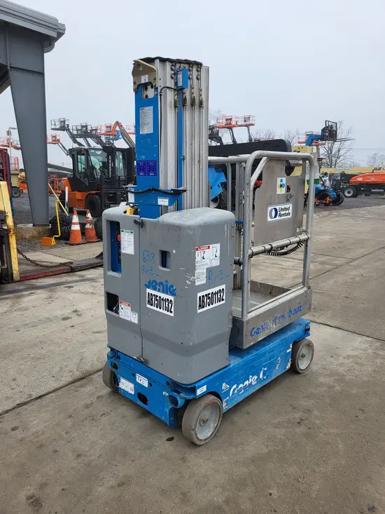 2017 Genie GR-20 Self-Propelled One-Person Lift
