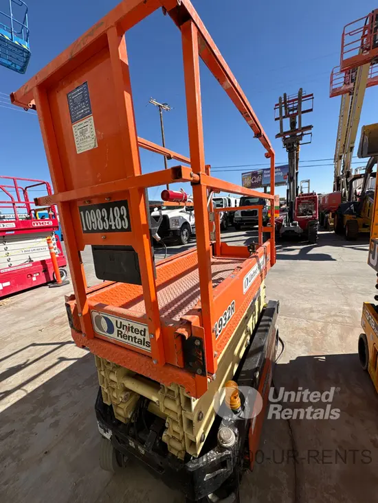 2019 JLG 1932R Scissor Lift