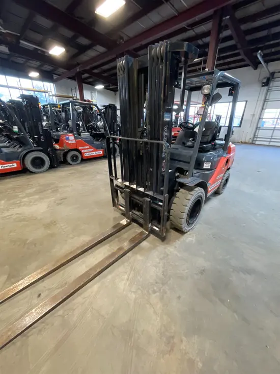 2019 Toyota 8FGU30 Warehouse Forklift