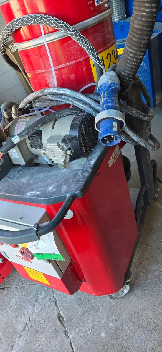 2021 Blastrac BDC-33 Vacuum