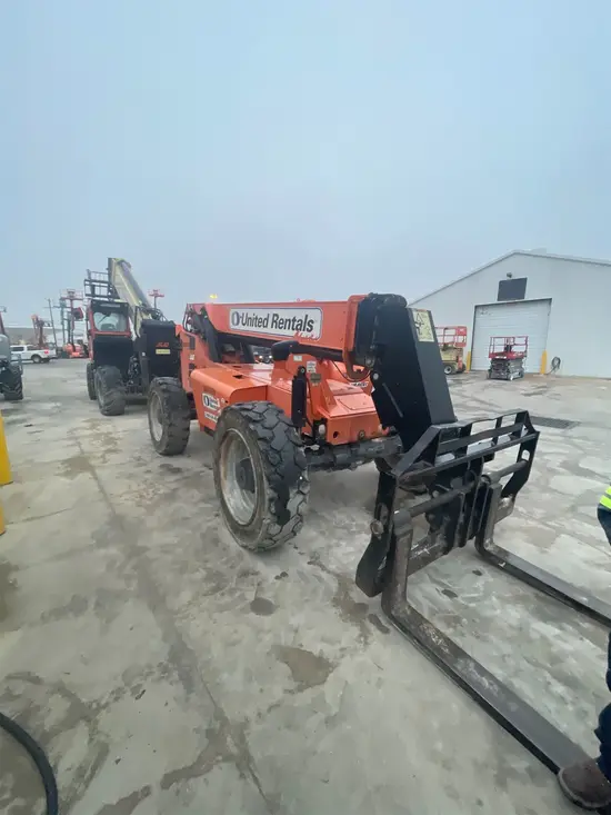 2017 SKYTRAK 8042 Forklift