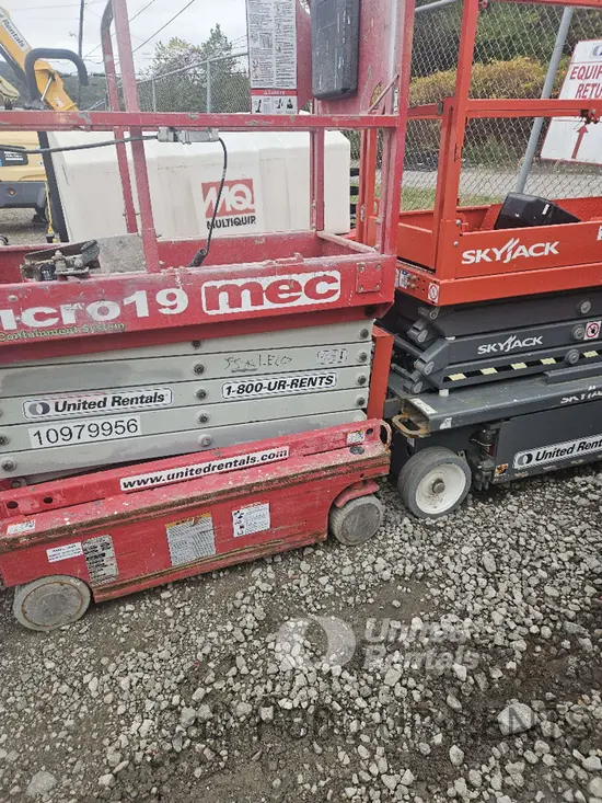2019 MEC MICRO 19 Scissor Lift