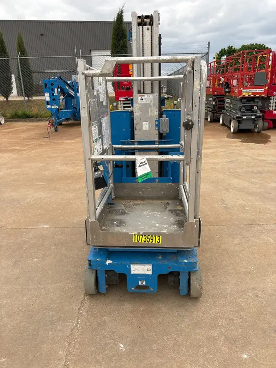 2018 Genie GR-20 Self-Propelled One-Person Lift