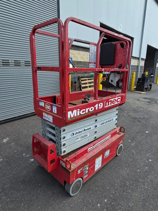 2019 MEC MICRO 19 Scissor Lift