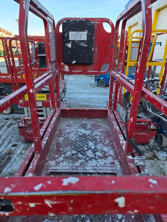 2018 MEC MICRO 19 Scissor Lift