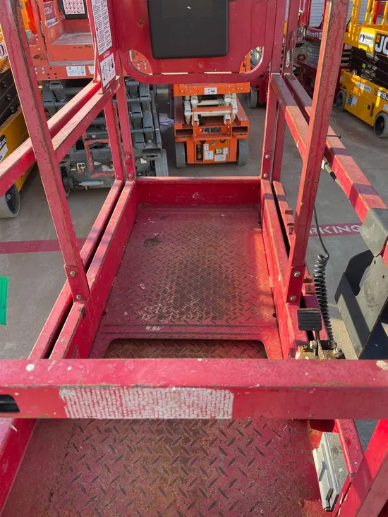 2018 MEC MICRO 19 Scissor Lift