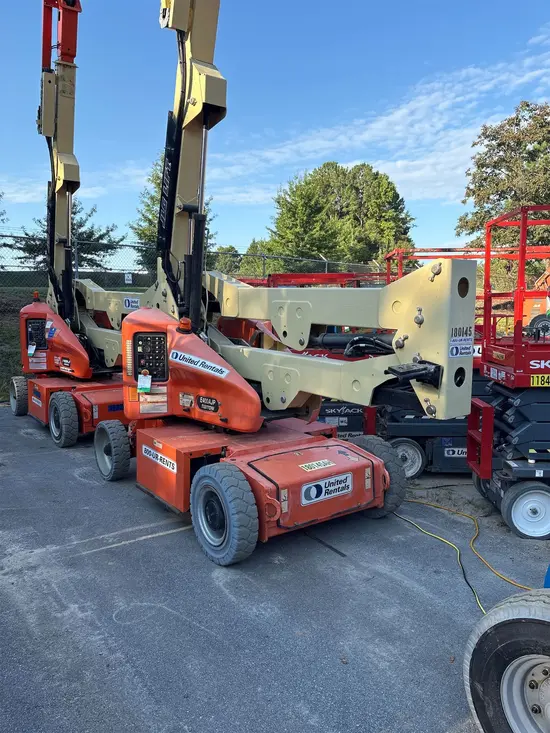 2016 JLG E400AJPN Articulating Boom Lift