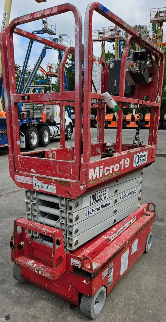 2019 MEC MICRO 19 Scissor Lift