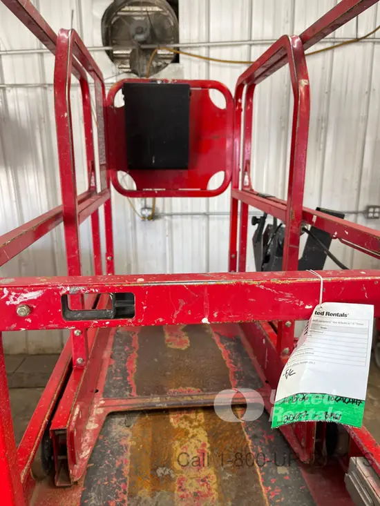 2017 MEC MICRO 19 Scissor Lift