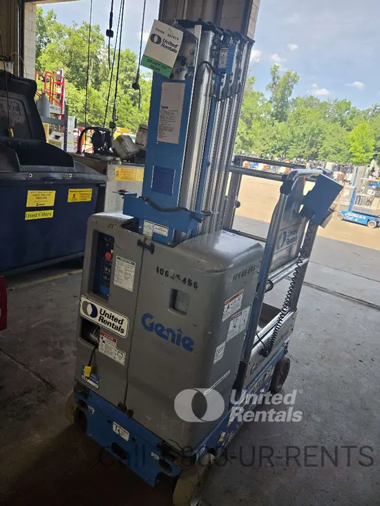 2017 Genie GR-20 Self-Propelled One-Person Lift
