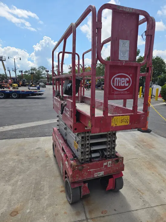 2019 MEC MICRO 26 Scissor Lift