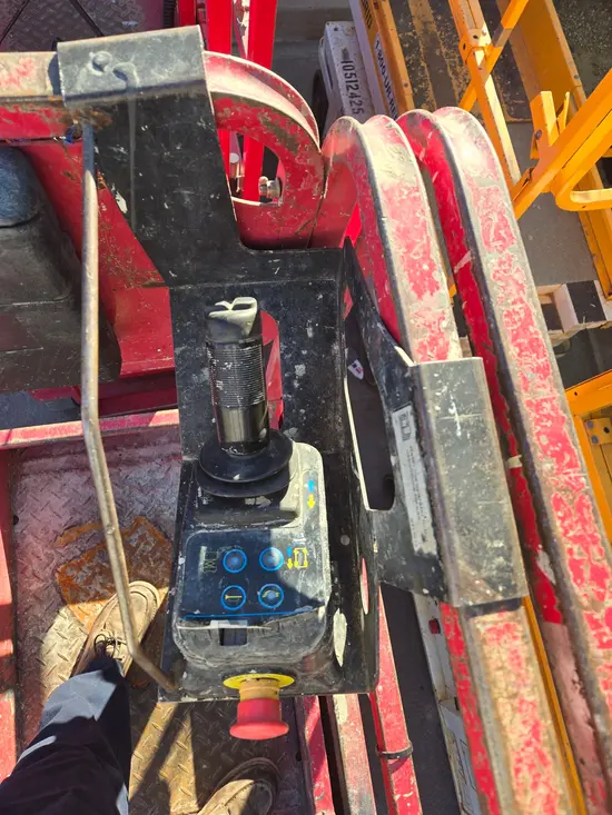 2018 MEC MICRO 19 Scissor Lift
