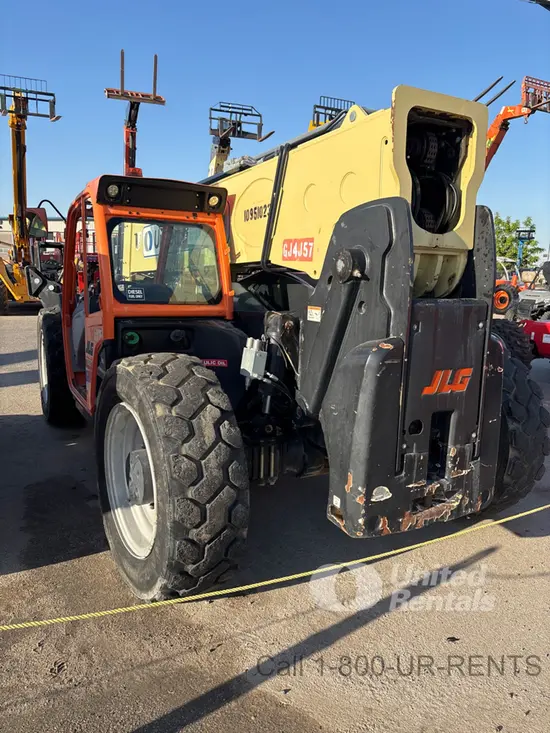 2019 JLG 1055 Forklift