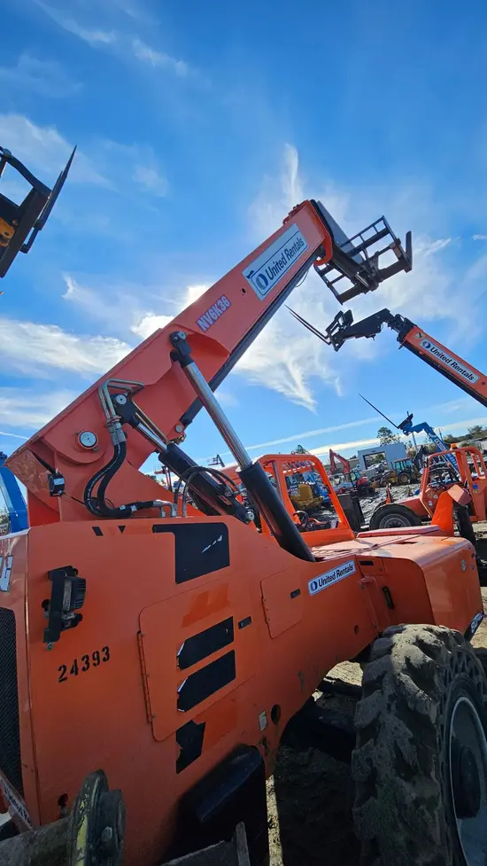 2015 SKYTRAK 8042 Forklift