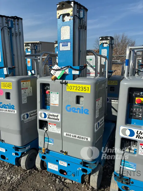 2018 Genie GR-20 Self-Propelled One-Person Lift
