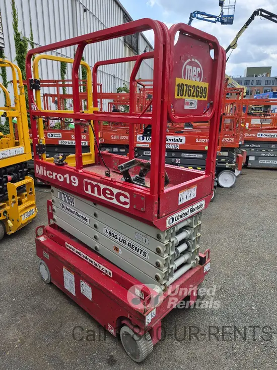 2018 MEC MICRO 19 Scissor Lift