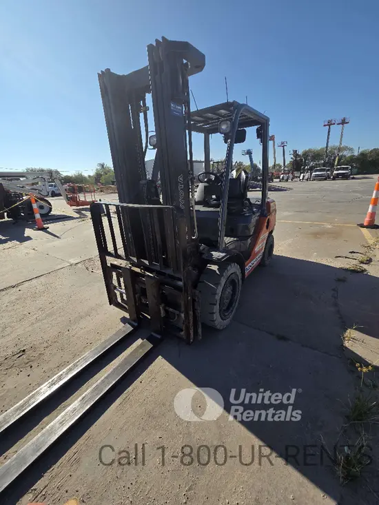 2019 Toyota 8FDU30 Warehouse Forklift