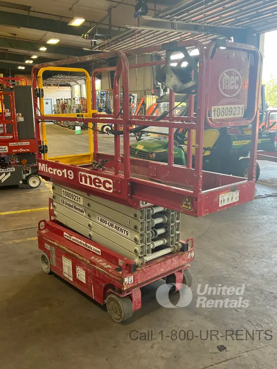 2018 MEC MICRO 19 Scissor Lift