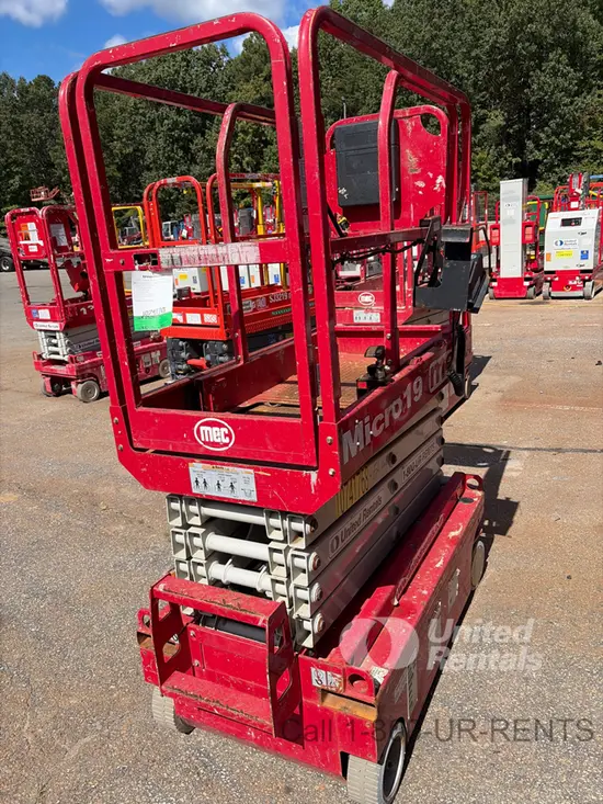 2018 MEC MICRO 19 Scissor Lift