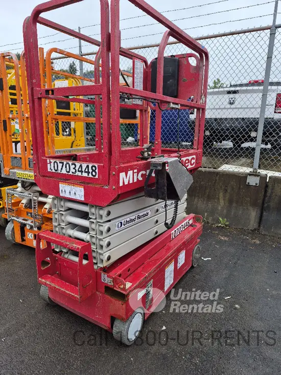 2017 MEC MICRO 19 Scissor Lift