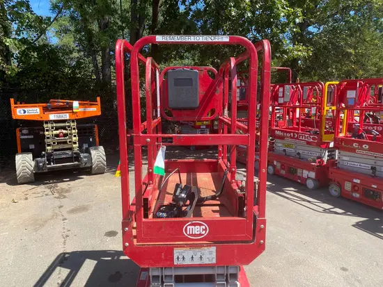 2018 MEC MICRO 19 Scissor Lift