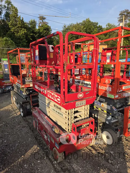 2018 MEC MICRO 19 Scissor Lift