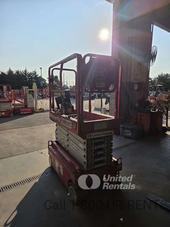 2019 MEC MICRO 19 Scissor Lift