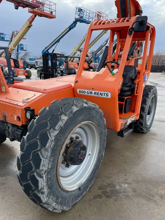 2017 SKYTRAK 8042 Forklift