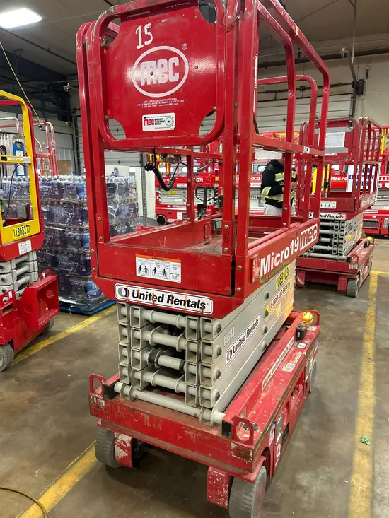 2019 MEC MICRO 19 Scissor Lift