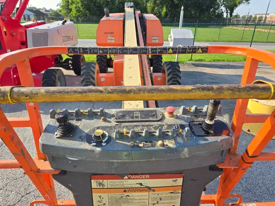 2017 JLG 600S Boom Lift
