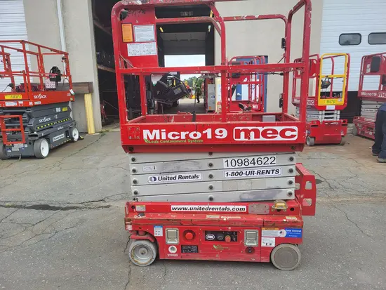 2019 MEC MICRO 19 Scissor Lift