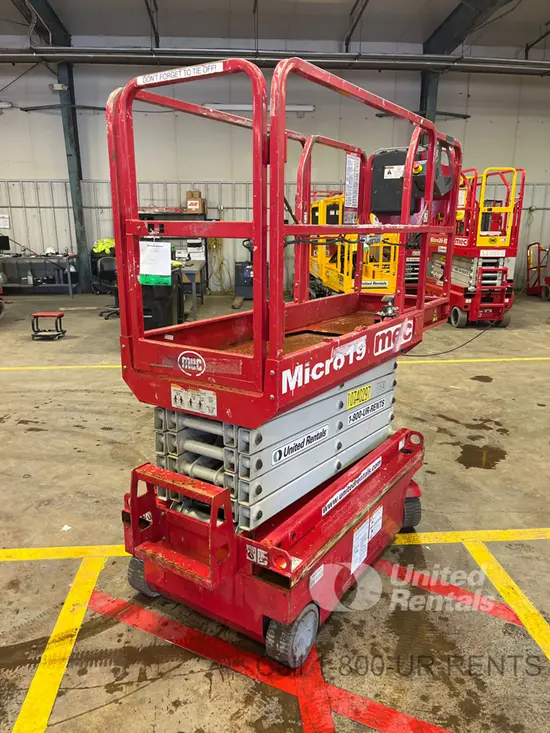 2018 MEC MICRO 19 Scissor Lift