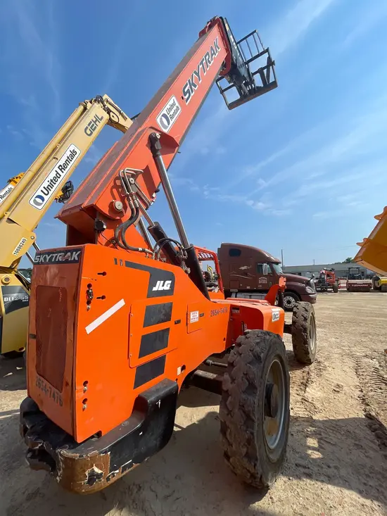 2021 SKYTRAK 8042 Forklift