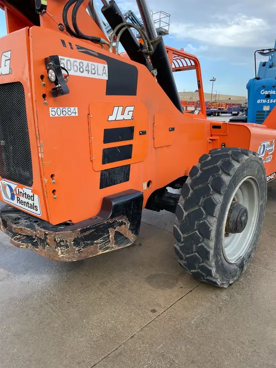 2017 SKYTRAK 8042 Forklift