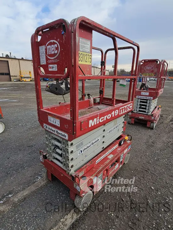 2018 MEC MICRO 19 Scissor Lift