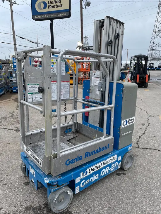 2018 Genie GR-20 Self-Propelled One-Person Lift