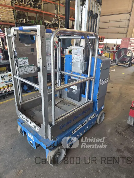 2017 Genie GR-20 Self-Propelled One-Person Lift