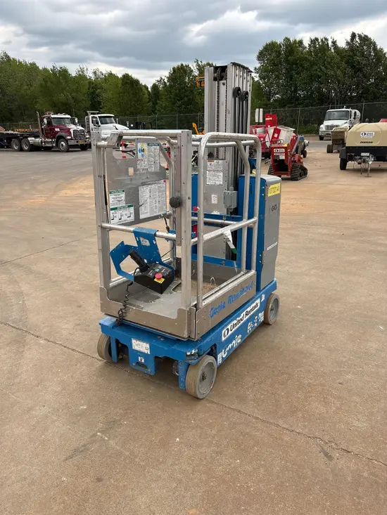 2018 Genie GR-20 Self-Propelled One-Person Lift