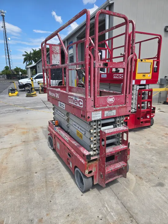2019 MEC MICRO 26 Scissor Lift