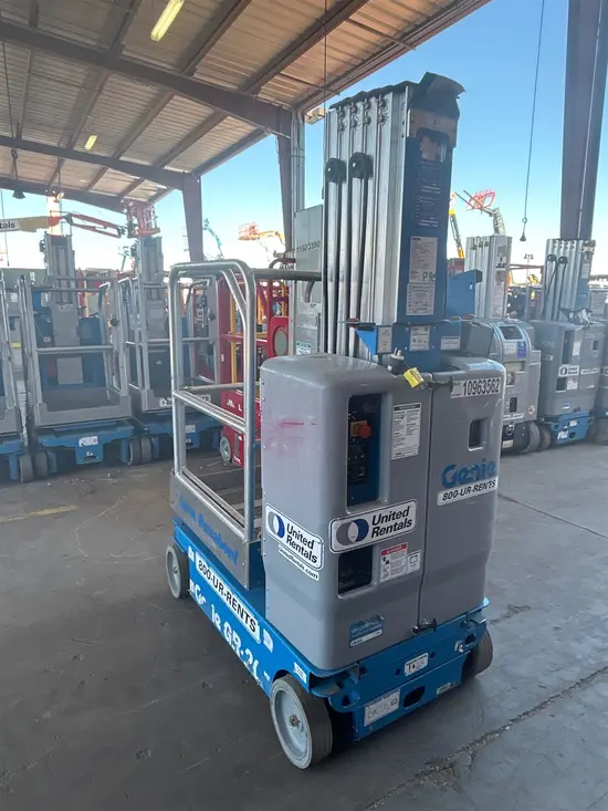 2019 Genie GR-20 Self-Propelled One-Person Lift