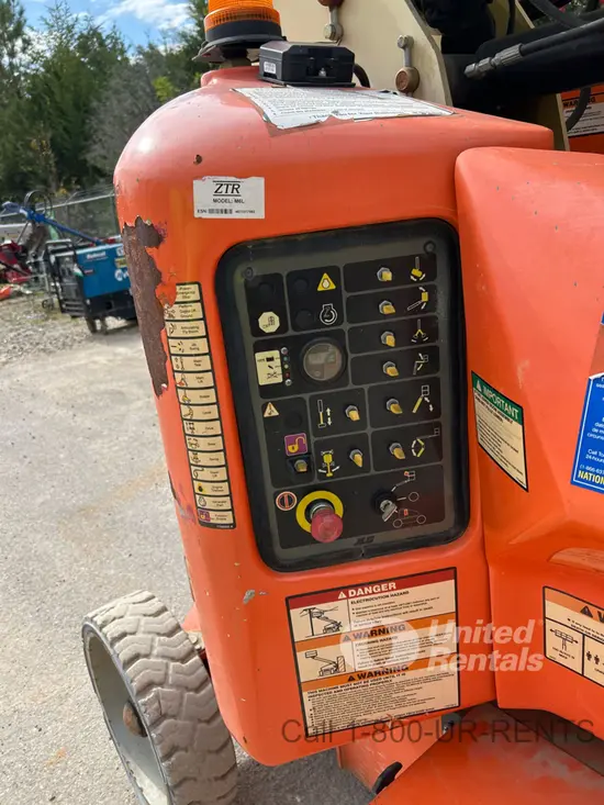 2016 JLG E400AJPN Articulating Boom Lift