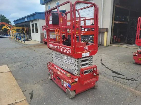 2019 MEC MICRO 19 Scissor Lift