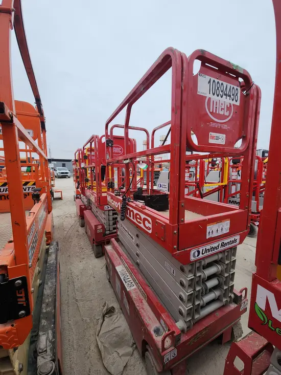 2019 MEC MICRO 19 Scissor Lift